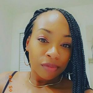 Meet your Posher, Cassandra